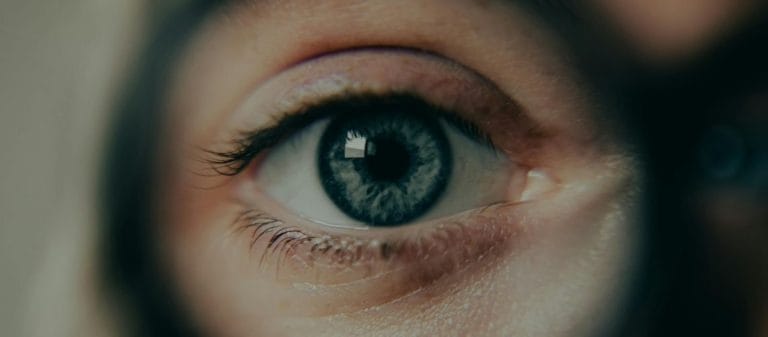 Akıllı Lens Ameliyatı İyileşme Süreci Ne Kadar Sürer?